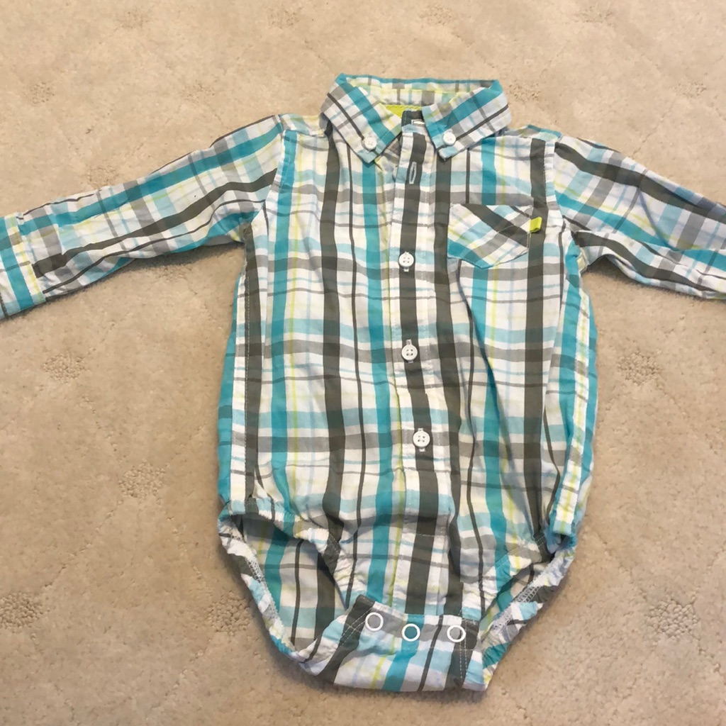 Euc Carters Button Down Top